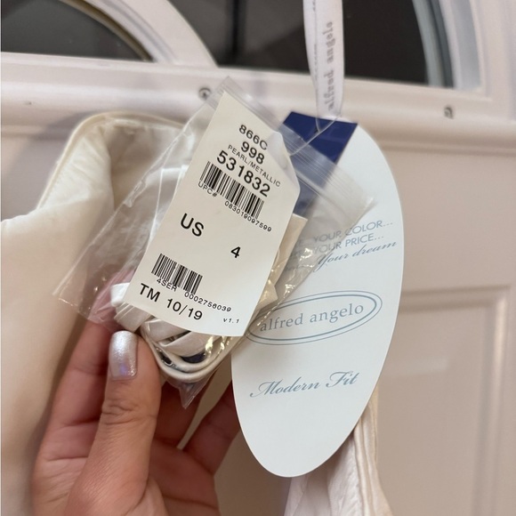 Alfred Angelo Strapless Satin wedding gown with lace beaded train - Picture 4 of 11